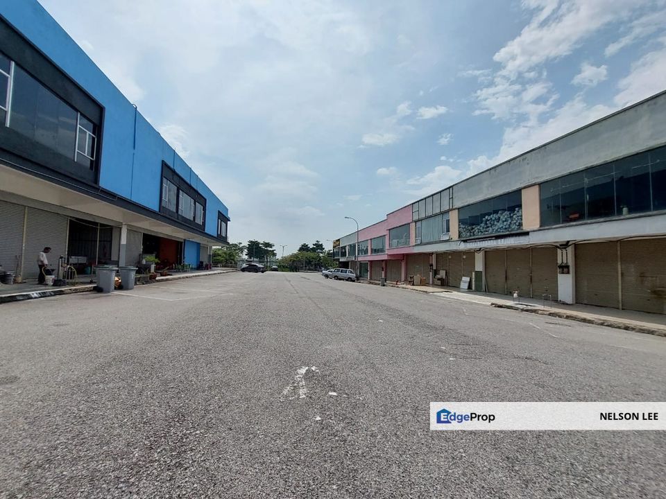 23 ft High Ceiling, Wide Access road easy for Cargo truck loading, Negeri Sembilan, Nilai