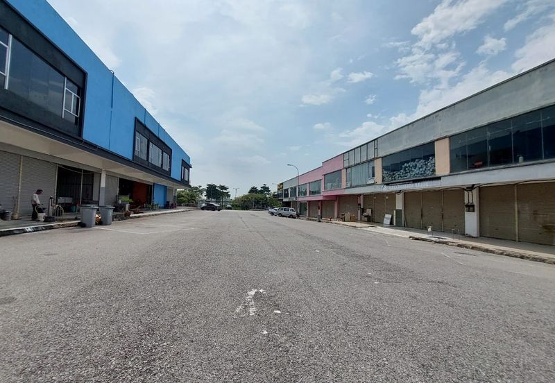 23 ft High Ceiling, Wide Access road easy for Cargo truck loading