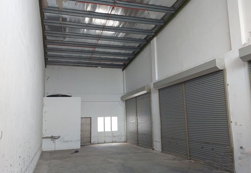 23 ft High Ceiling, Wide Access road easy for Cargo truck loading