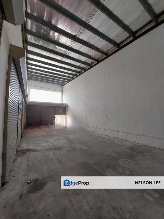 23 ft High Ceiling, Wide Access road easy for Cargo truck loading, Negeri Sembilan, Nilai