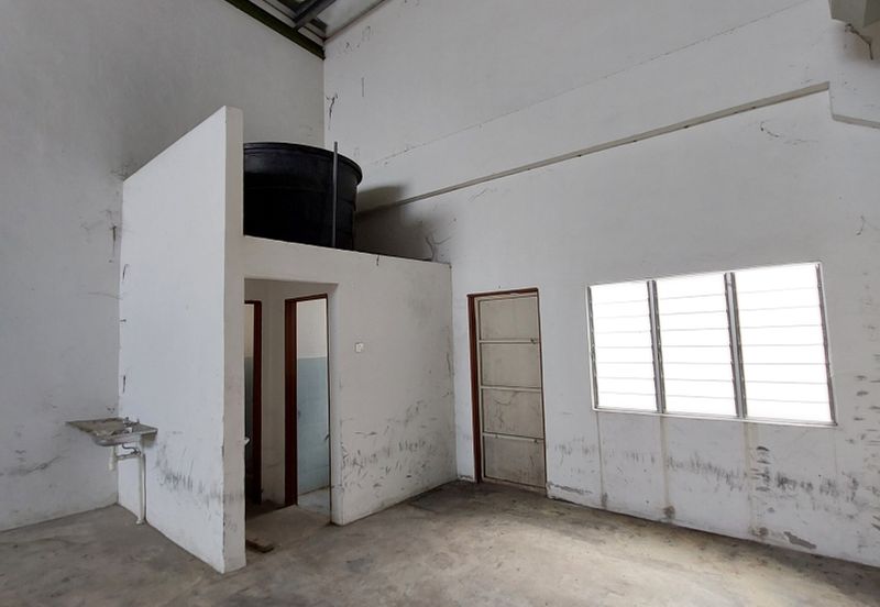 23 ft High Ceiling, Wide Access road easy for Cargo truck loading