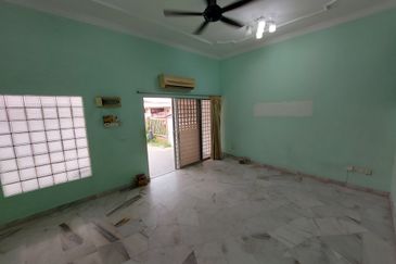 SL7, Bandar Sungai Long