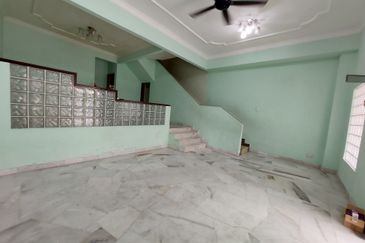 SL7, Bandar Sungai Long