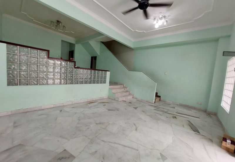 SL7, Bandar Sungai Long