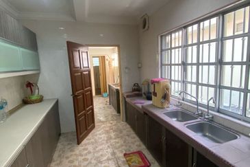 SL7, Bandar Sungai Long