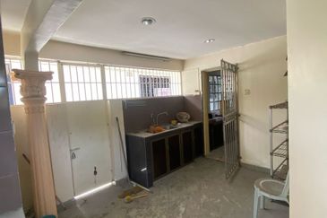 SL7, Bandar Sungai Long