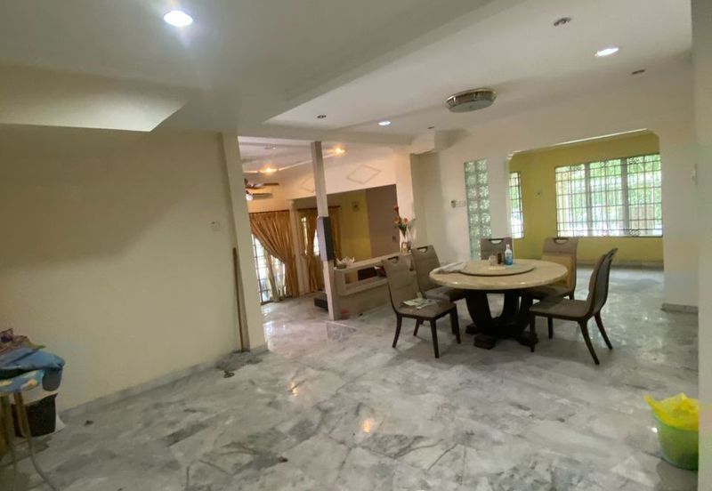 SL7, Bandar Sungai Long