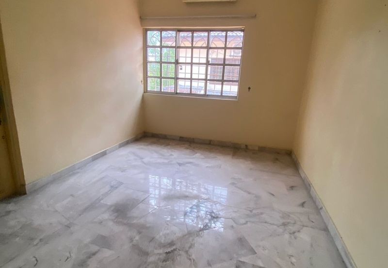 SL7, Bandar Sungai Long