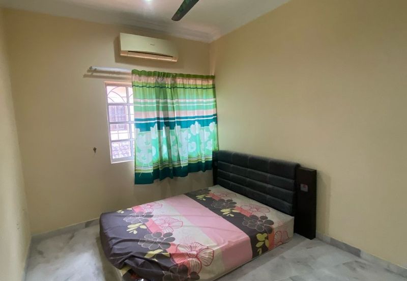 SL7, Bandar Sungai Long