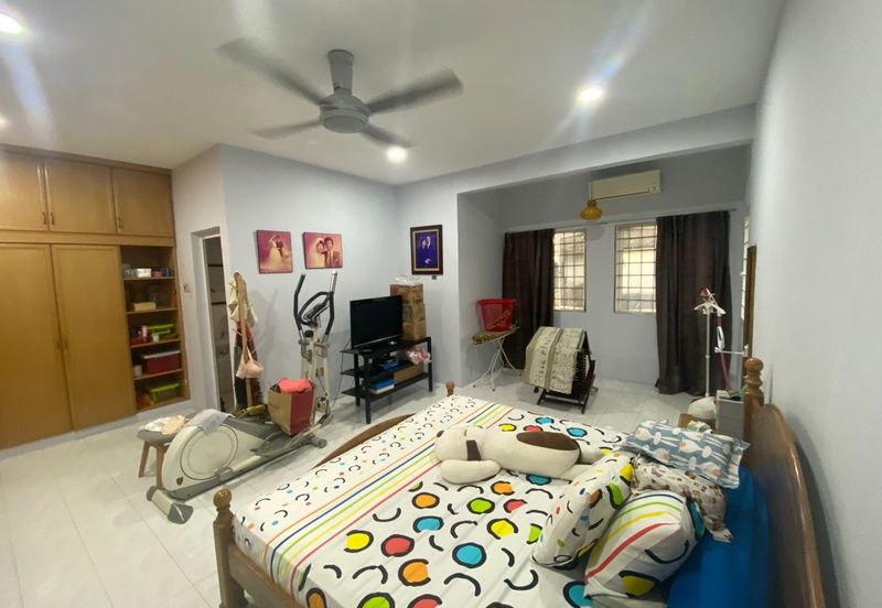 SL7, Bandar Sungai Long