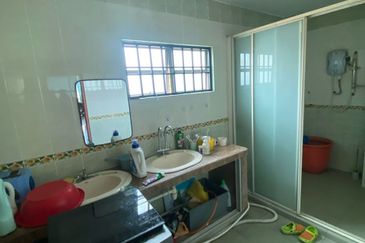 SL7, Bandar Sungai Long