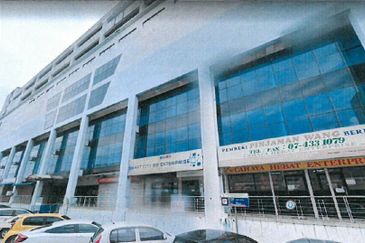 Batu Pahat 10 1/2 Storey Commercial Complex / Plaza