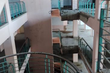 Batu Pahat 10 1/2 Storey Commercial Complex / Plaza