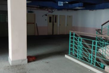 Batu Pahat 10 1/2 Storey Commercial Complex / Plaza