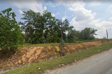 Kempas Commercial land