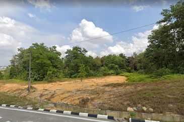 Kempas Commercial land