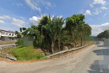 Ulu Tiram Ban Foo Petrol Station / Commercial Land