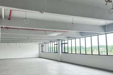 West Port, Pulau Indah