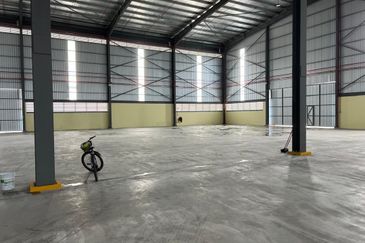 West Port, Pulau Indah