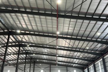 West Port, Pulau Indah