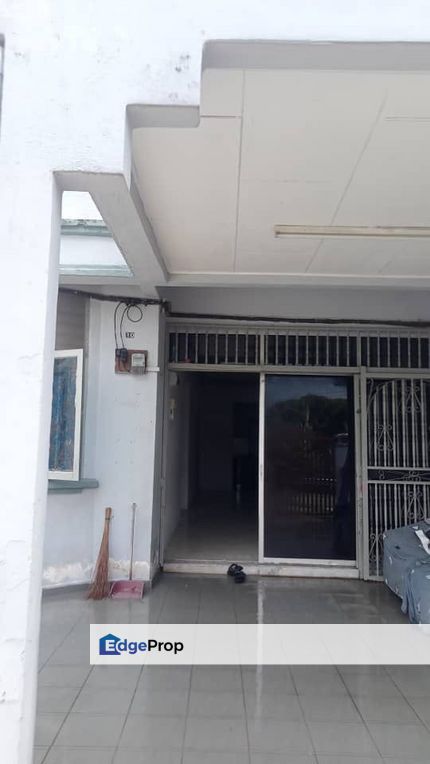 Tmn Sri Skudai Single sty partially Renovated, Johor, Skudai