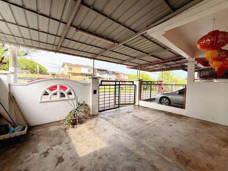 Tmn Putri Wangsa jln Lading Singlec sty End Lot with Land , Johor, Ulu Tiram