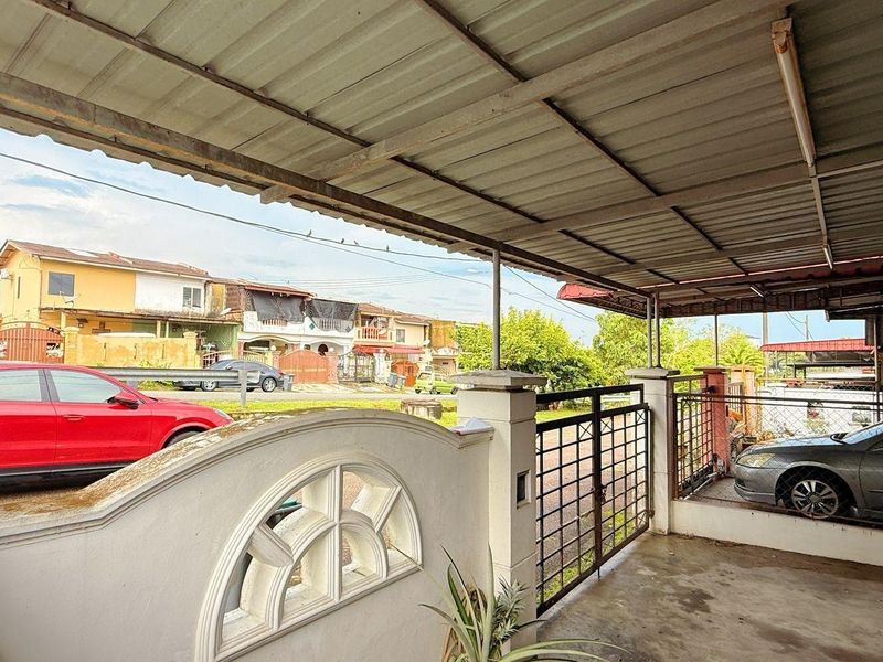 Tmn Putri Wangsa jln Lading Singlec sty End Lot with Land , Johor, Ulu Tiram