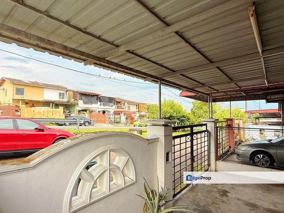 Tmn Putri Wangsa jln Lading Singlec sty End Lot with Land , Johor, Ulu Tiram