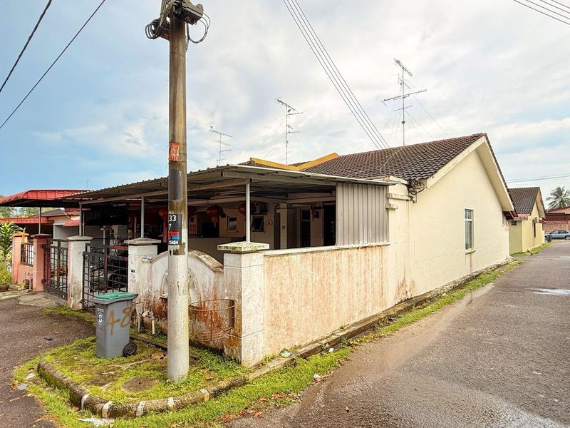 Tmn Putri Wangsa jln Lading Singlec sty End Lot with Land , Johor, Ulu Tiram