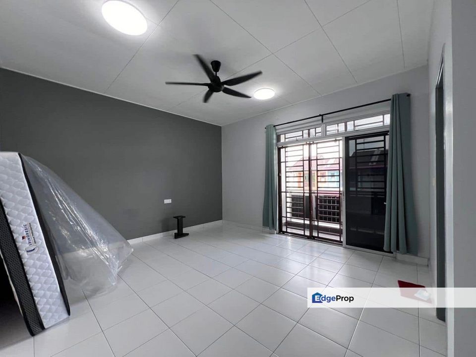Tmn Nusa Bayu Near Bukit Indah Double sty Renovated , Johor, Nusajaya
