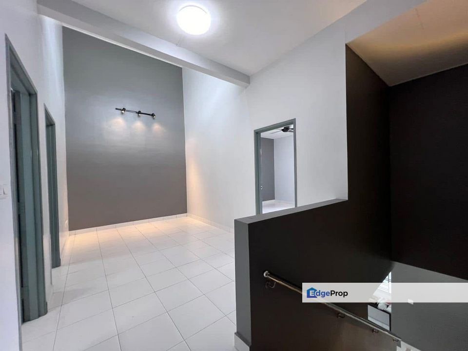 Tmn Nusa Bayu Near Bukit Indah Double sty Renovated , Johor, Nusajaya