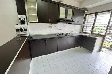 Lily & Jasmine Apartment