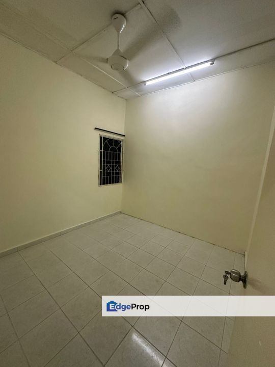 Tmn University single sty renovated Jln Penyiaraan , Johor, Skudai