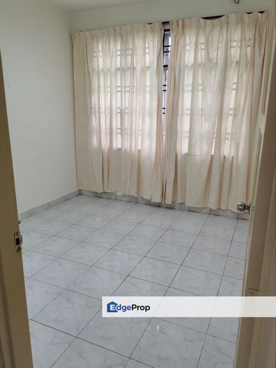 Taman melawat semi D Double sty Fully renovated Skudai , Johor, Skudai