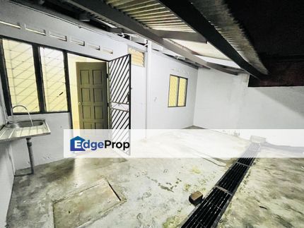 Tmn University Singke sty Low Cost standard unit , Johor, Skudai