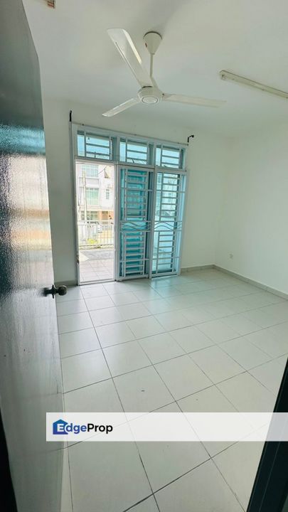 Tmn Pulai Mutiara Acacia 2.5storey Renovated unit , Johor, Kangkar Pulai