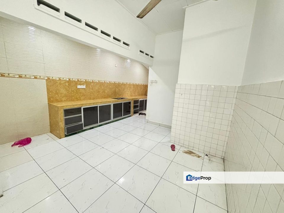 Taman Pengawat Barat  Bukit Mewah Tampoi , Johor, Johor Bahru