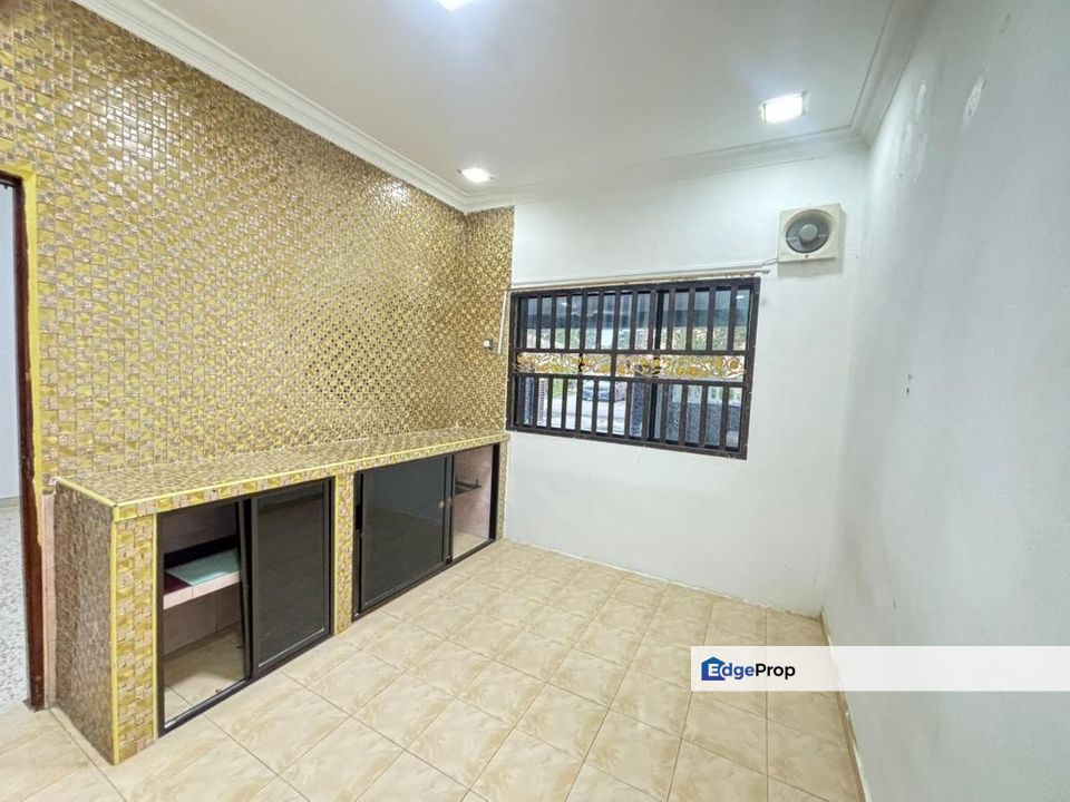 Taman Pengawat Barat  Bukit Mewah Tampoi , Johor, Johor Bahru