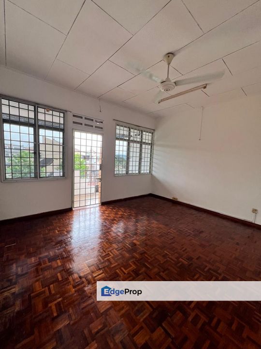 Tmn Sri Skudai Double sty @ Skudai Behind IPD , Johor, Skudai