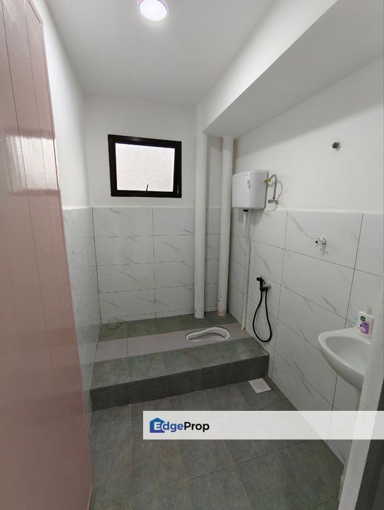 Flat Tmn Bukit Mewah Low Floor Renovated Unit , Johor, Tampoi
