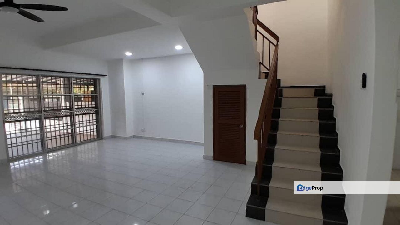 Tmn Pulai indah 2 storey renovated unit skudai Kangar Pulai , Johor, Kangkar Pulai