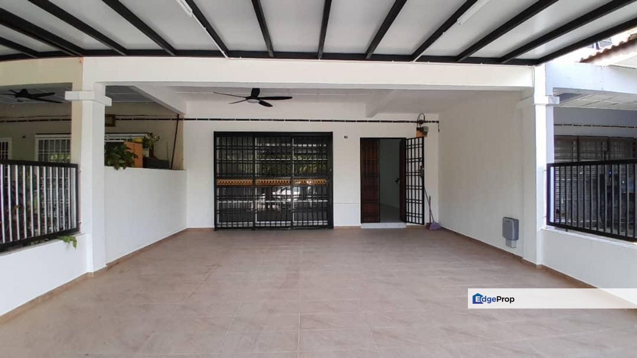 Tmn Pulai indah 2 storey renovated unit skudai Kangar Pulai , Johor, Kangkar Pulai