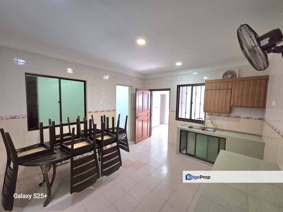 Single sty Tmn Mas Kulai Big size unit Renovated , Johor, Kulai