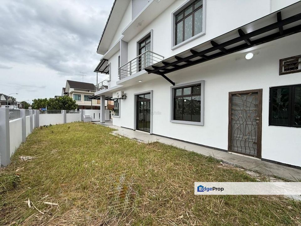 Tmn Mutiara Mas Double sty Cluster Corner Lot Renovated unit , Johor, Skudai