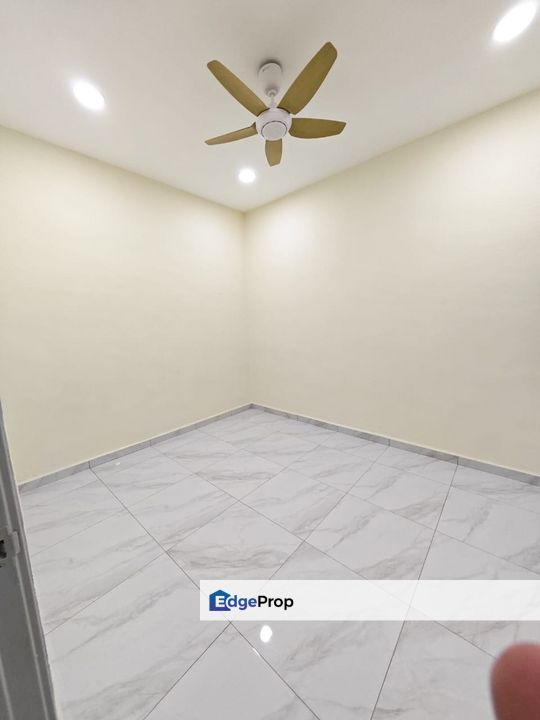 Tmn Dato Pengawat Barat Tampoi  single sty fully renovated , Johor, Tampoi