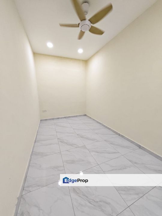 Tmn Dato Pengawat Barat Tampoi  single sty fully renovated , Johor, Tampoi