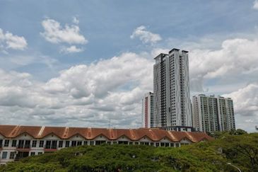 Dedaun Hijau (Greenfield Regency)