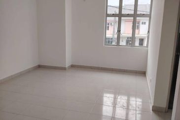 Meridin East @ Bistari Perdana @ Jalan Kemboja DOUBLE STOREY House