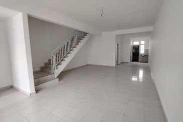 Meridin East @ Bistari Perdana @ Jalan Kemboja DOUBLE STOREY House