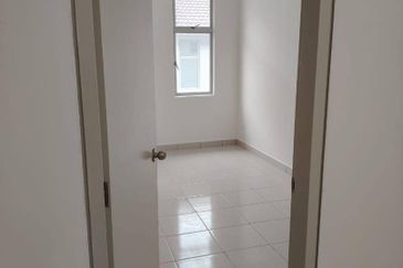 Meridin East @ Bistari Perdana @ Jalan Kemboja DOUBLE STOREY House